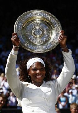 Serena Williams doblega a su hermana Venus y suma tres títulos en el All England Club