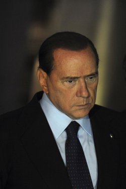 Berlusconi se reunirá hoy con sus hijos para hablar de su herencia, según la prensa