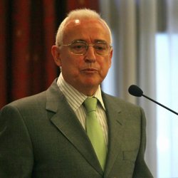 Martín (AEB) y Quintás (CECA) descartan conspiraciones para hundir el euro