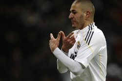 Benzema, con una lesión en el aductor estará unos siete días de baja y podría perderse el partido de Lyon