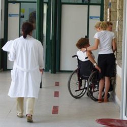 La OMC propone ligar a resultados parte del sueldo de los médicos