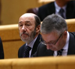 Rubalcaba dice que las últimas operaciones muestran el trabajo para acabar definitivamente con ETA