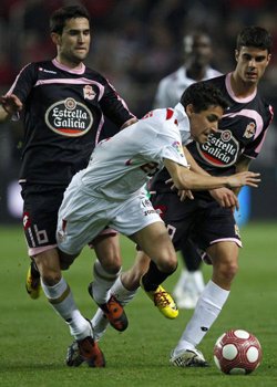 El Deportivo araña un punto del Pizjuán