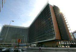 Bruselas pide a España que precise las medidas de ajuste para reducir el déficit