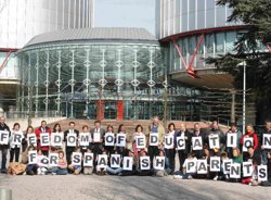 Representantes de objetores piden en Estrasburgo medidas cautelares para eximir de la asistencia a las clases