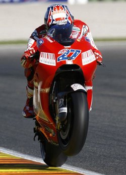 Stoner, el más rápido en la última jornada de entrenamientos en Qatar