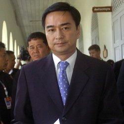 Abhisit se muestra dispuesto a negociar con los 