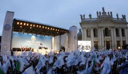 Unas 150.000 personas se manifiestan en Roma en apoyo a Berlusconi
