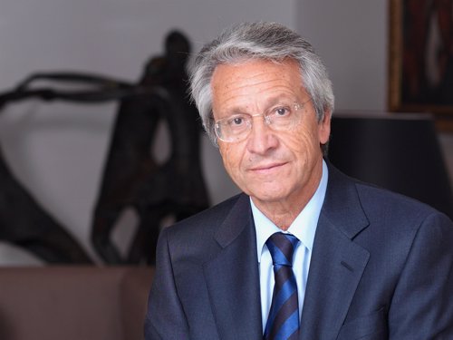 Gayoso apunta que la marca de la caja única debe ser "innovadora, breve y gallega"