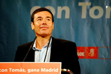 El 22 de mayo de 2011 tenemos que llenar de banderas socialistas y de toda la izquierda la Puerta del Sol