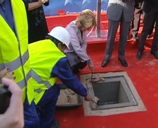 Primeras piedras, inauguraciones, reinauguraciones y muchas, muchas fotos
