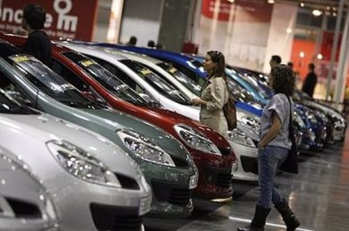 Caen un 41,6% las matriculaciones de coches hasta julio