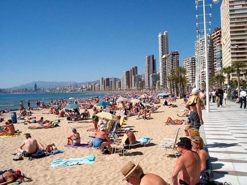 Los hoteles gallegos se sitúan entre los más baratos de la costa española, a pesar del incremento de precios en agosto