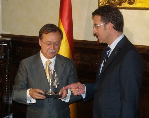 Vivas ofrece a empresas gallegas incentivos fiscales y consulta a Feijóo sobre políticas comerciales y energéticas
