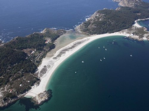 La playa de Rodas, en las Illas Cíes, nombrada "mejor playa de España 2011"