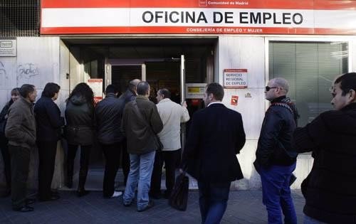 El número de parados sube en 8.336 personas en septiembre, un 3,71% más