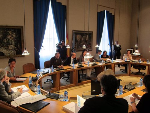 Los grupos pactan publicar los bienes de los diputados gallegos