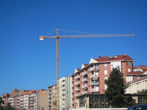 La venta de viviendas cae un 57% en agosto