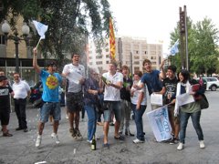 Foto: Decenas de tarraconenses festejan la designación (EUROPA PRESS)