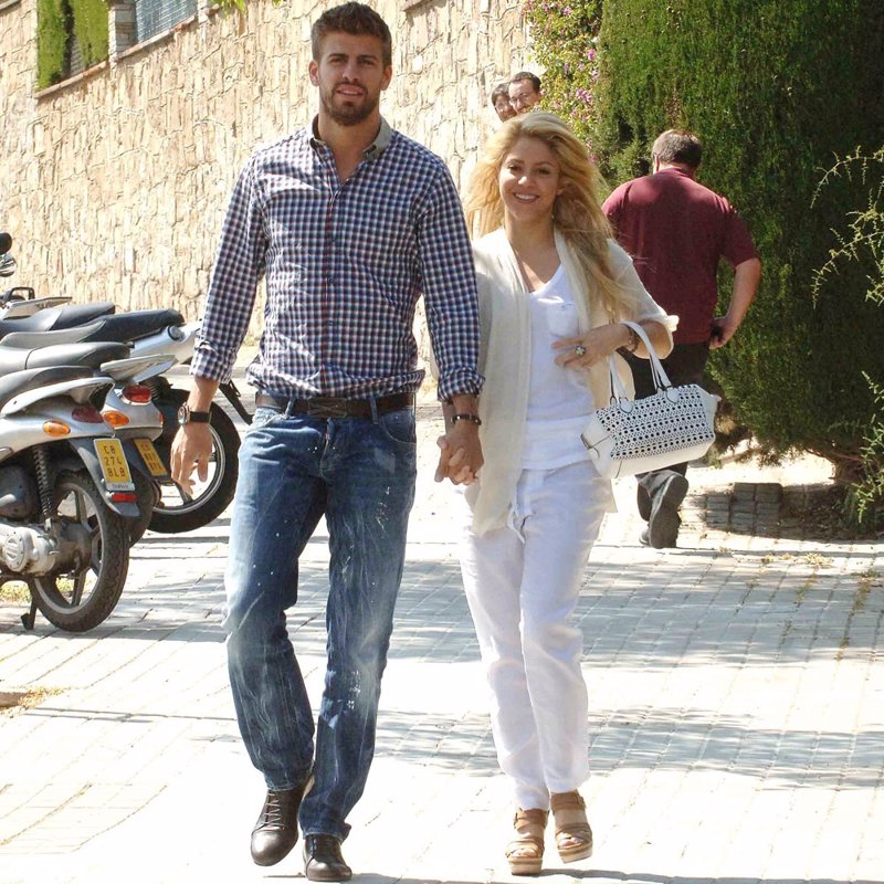 Piqué y Shakira, juntos de nuevo paseando por Barcelona.