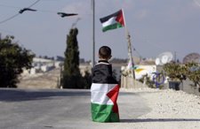 Niño En Jerusalén Este Con Una Bandera De Palestina