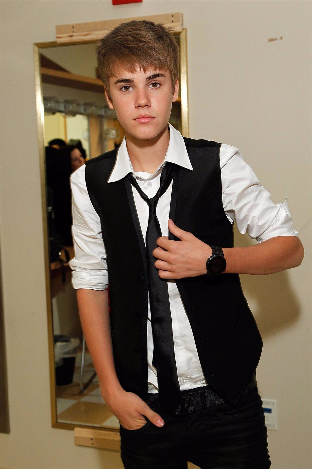 Justin Bieber Posando 