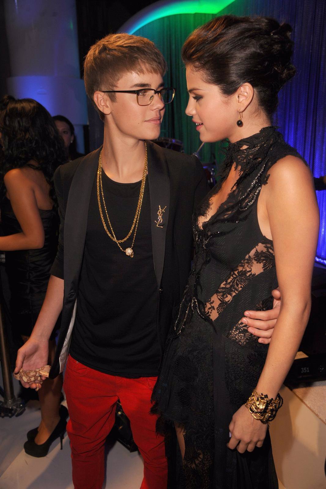 Justin Bieber Y Selena Gomez En Los MTV 