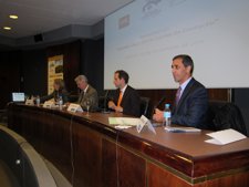 Los Representantes De Los Ópticos Durante El VII Fórum De Contactología