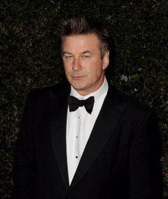 Foto: Alec Baldwin se borra de Twitter después del escándalo del avión (KEVIN WINTER/GETTY)