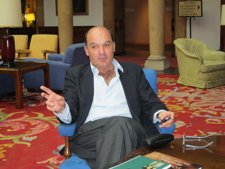 El Candidato De FAC Por Oviedo, Arturo González De Mesa