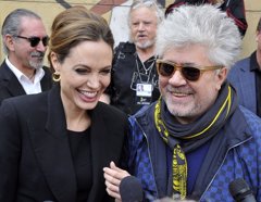 Foto: Angelina Jolie le pide a Almodóvar ser su 'chica' (GETTY/JOE KLAMAR)