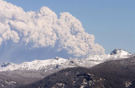 Cenizas Del Volcán Chileno Puyehue Cordón-Caulle En Junio De 2011