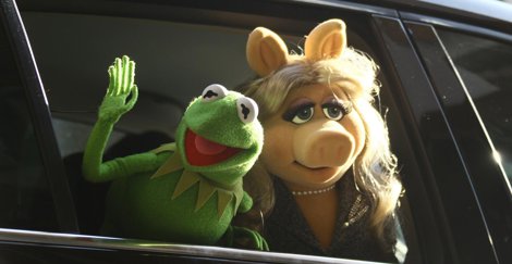 La Rana Gustavo Y La Señorita Peggy Presentan El Regreso De 'Los Muppets'