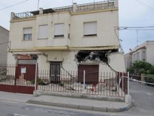 Casa Destrozada Por El Terremoto