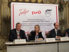 La Ministra De Fomento Con Los Presidentes De Talgo Y Ferrocarriles Rusos RZD