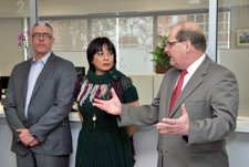 El Embajador Venezolano En España, Bernardo Álvarez (Derecha)