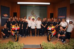 Foto: Casey Stoner y Dani Pedrosa presentan el Repsol Honda Team (EQUIPO REPSOL )