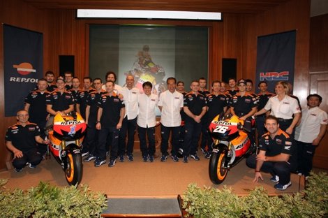 Stoner Y Pedrosa En Presentación De Equipo Repsol 