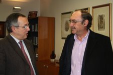 El Delegado De La Junta Recibe A César Montarelo.