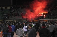 Enfrentamientos nun Estadiu De Fútbol n'Exiptu