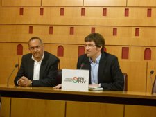 Rueda De Prensa Del Pnv En El Ayuntamiento De Vitoria