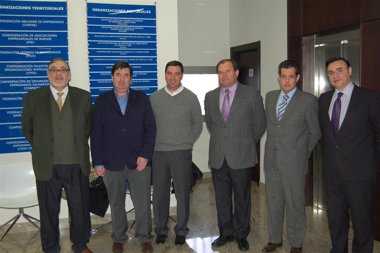 Foto: El Consejo de Transporte de Cecale, "indignado"por el céntimo sanitario (CECALE)