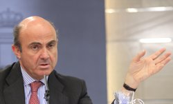 El Gobierno limita a 300.000 euros el sueldo en entidades intervenidas