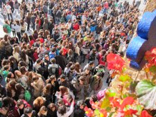 Cientos De Jóvenes Protestan Contra Los Recortes En Educación