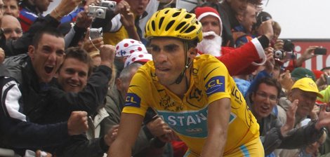 Contador controla a Schleck