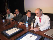 Sáez Aguado Junto Al Gerente Del Clínico De Valladolid, Carlos Fernández