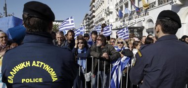 Foto: El Gobierno griego acepta recortar 15.000 empleos públicos este año (REUTERS)