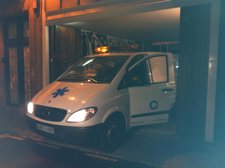 Coche Fúnebre Con El Cadáver De Antoni Tàpies