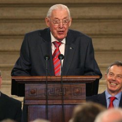 Ian Paisley, ingresado en cuidados intensivos por problemas cardiacos