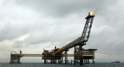 El Parlamento iraní se dispone a prohibir exportar crudo a países europeos